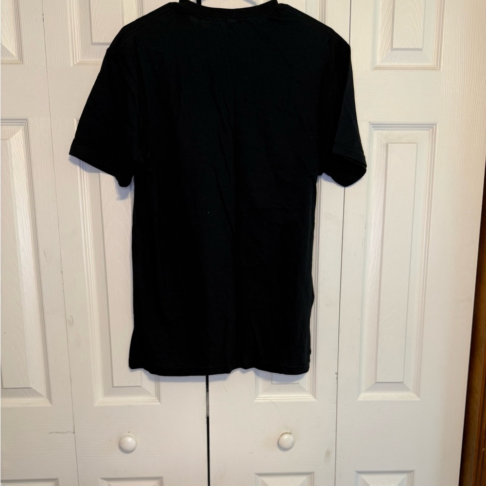 Gildan Black Tee with Vintage Graphic‎ - Picture 3 of 3